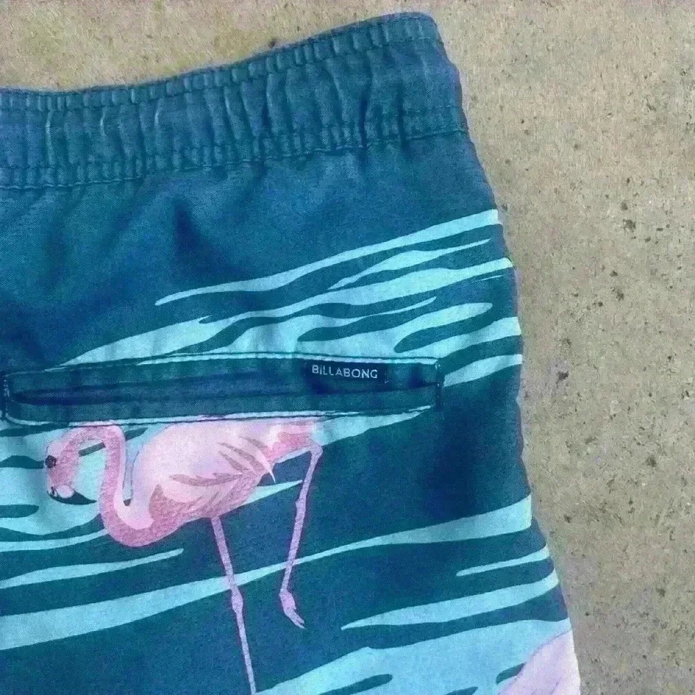 BILLABONG Laybacks Swim Trunks Pink Flamingo Tropical Motif Sz Small
